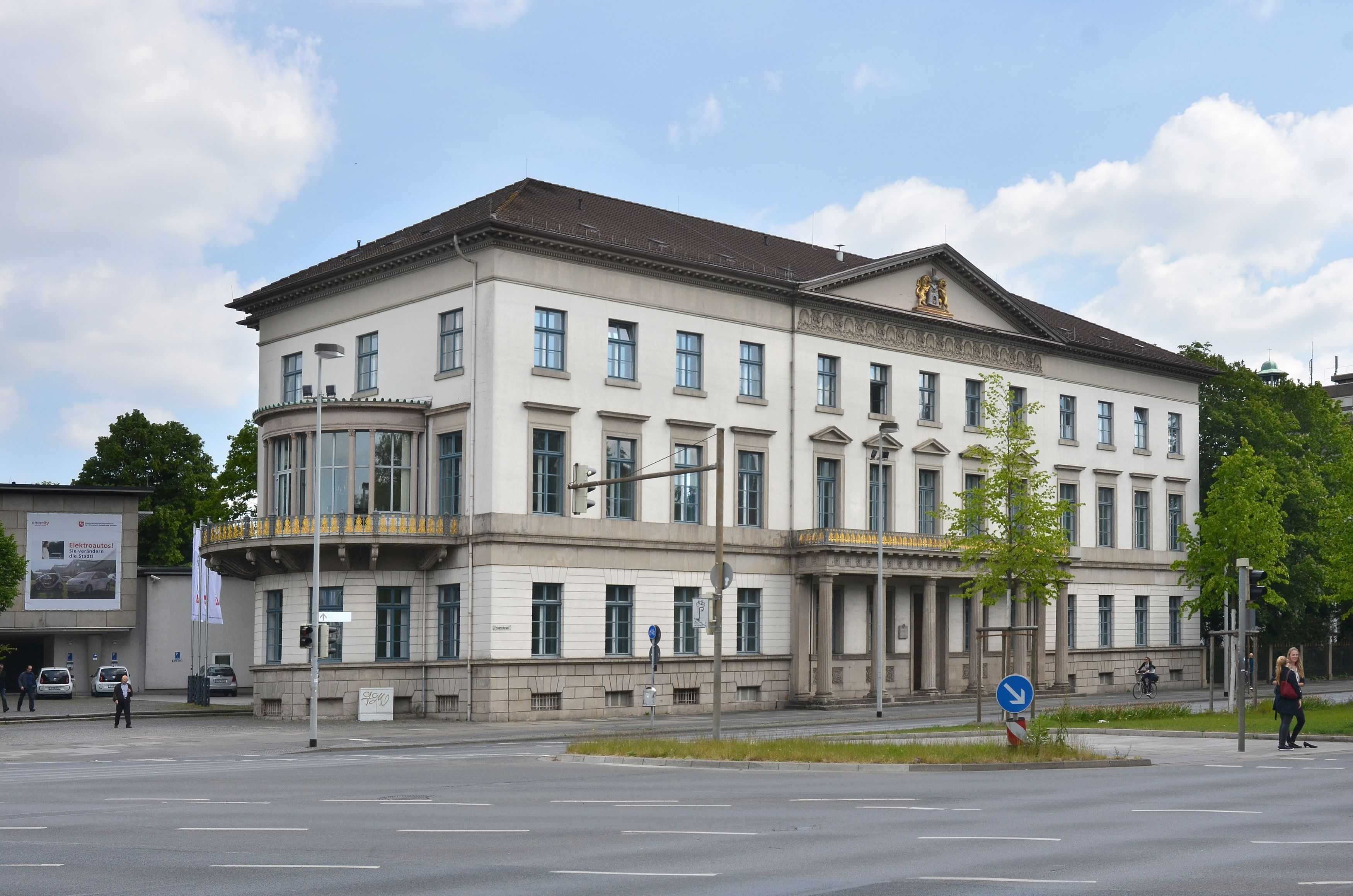Seit 1957 wird das Gebäude vom Niedersächsischem Wirtschaftsministerium genutzt.